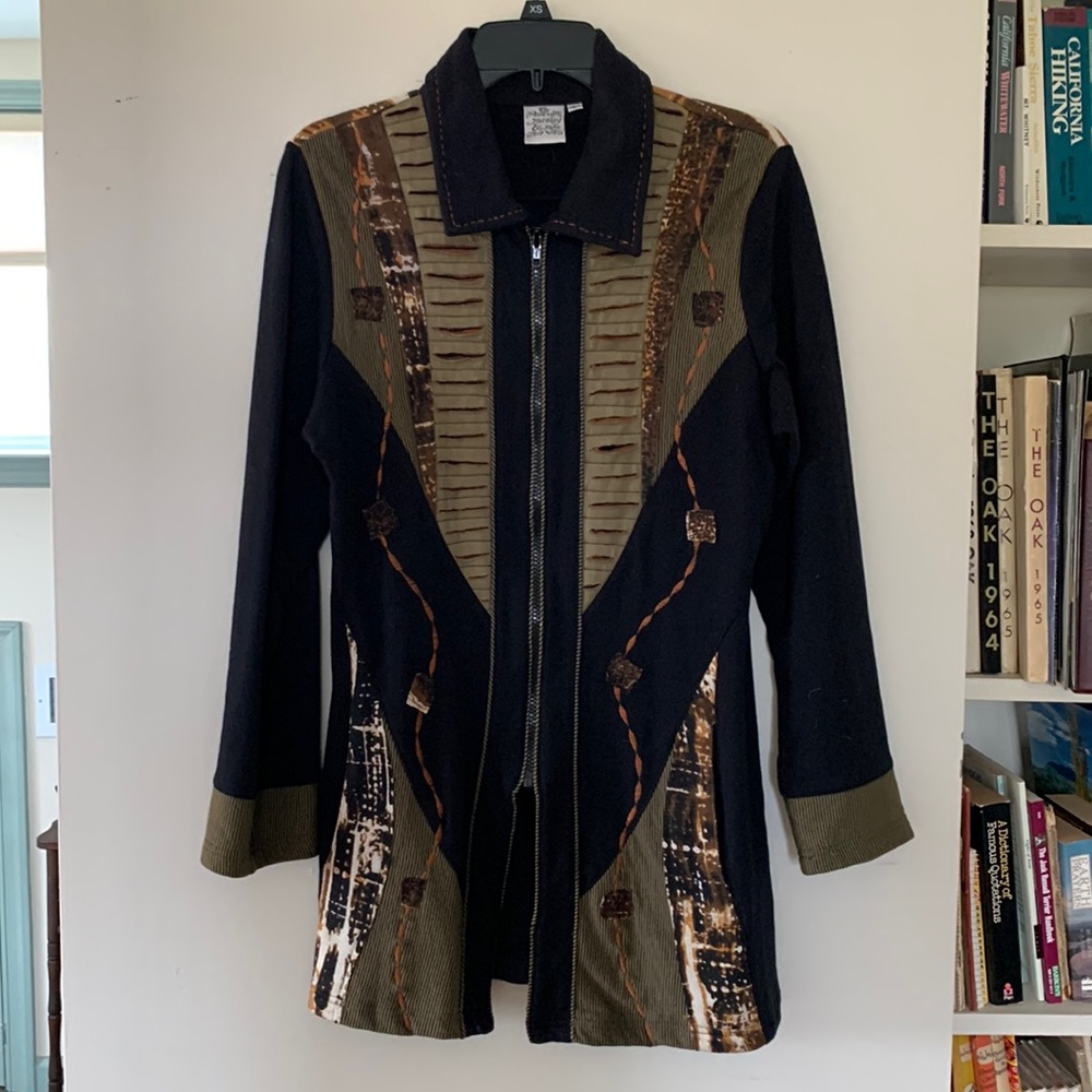 Parsley & Sage zippered long jacket in black/olive/tan colors